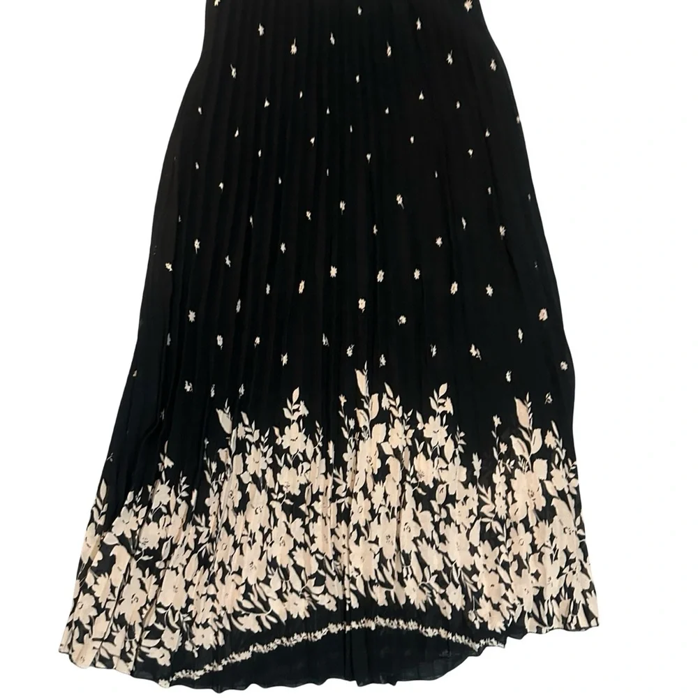 Boho High‎ Waist Pleated Long Skirt Black & Cream Floral Size Large